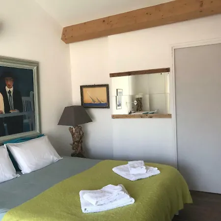 Alojamento de Acomodação e Pequeno-almoço Les D'agatha Sanary-sur-Mer